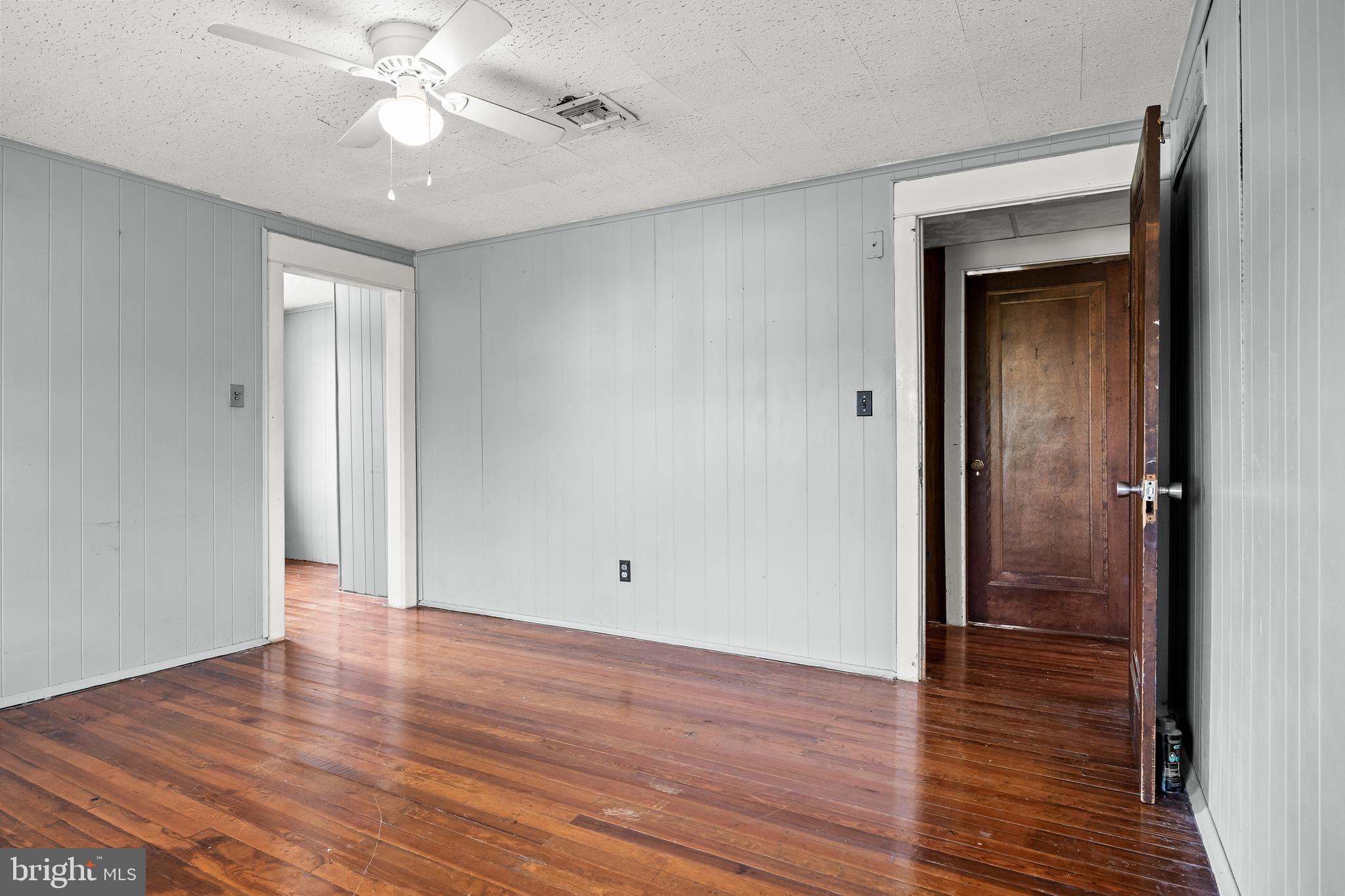 127 Hurffville Grenloch Road Sewell, NJ 08080 - Photo 14 of 30 Bedroom 4 Bright and lovely