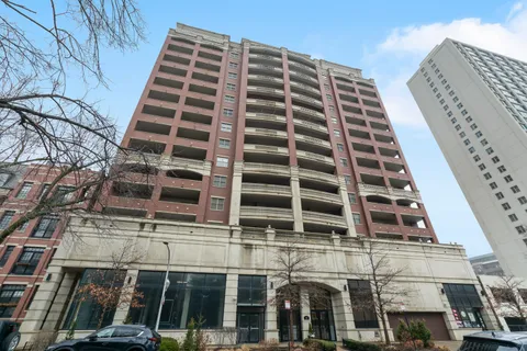 $499,000 | 828 West Grace Street, Unit 703, Chicago, IL 60613