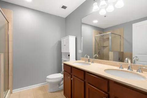 $499,000 | 828 West Grace Street, Unit 703, Chicago, IL 60613