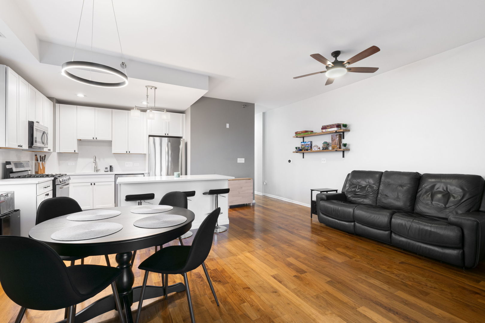 828 West Grace Street, Unit 703 Chicago, IL 60613 - Photo 4 of 19