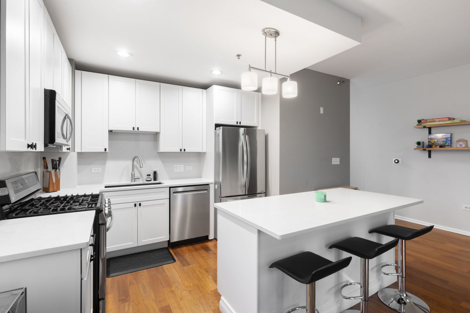 828 West Grace Street, Unit 703 Chicago, IL 60613 - Photo 7 of 19