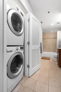 $499,000 | 828 West Grace Street, Unit 703, Chicago, IL 60613