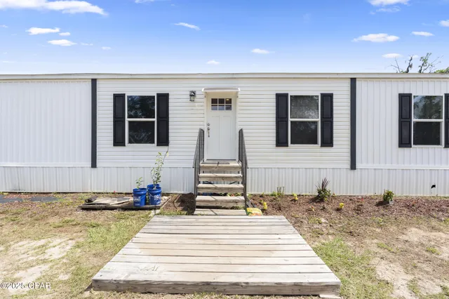 $174,900 | 21835 Lake McKenzie Boulevard, Altha, FL 32421