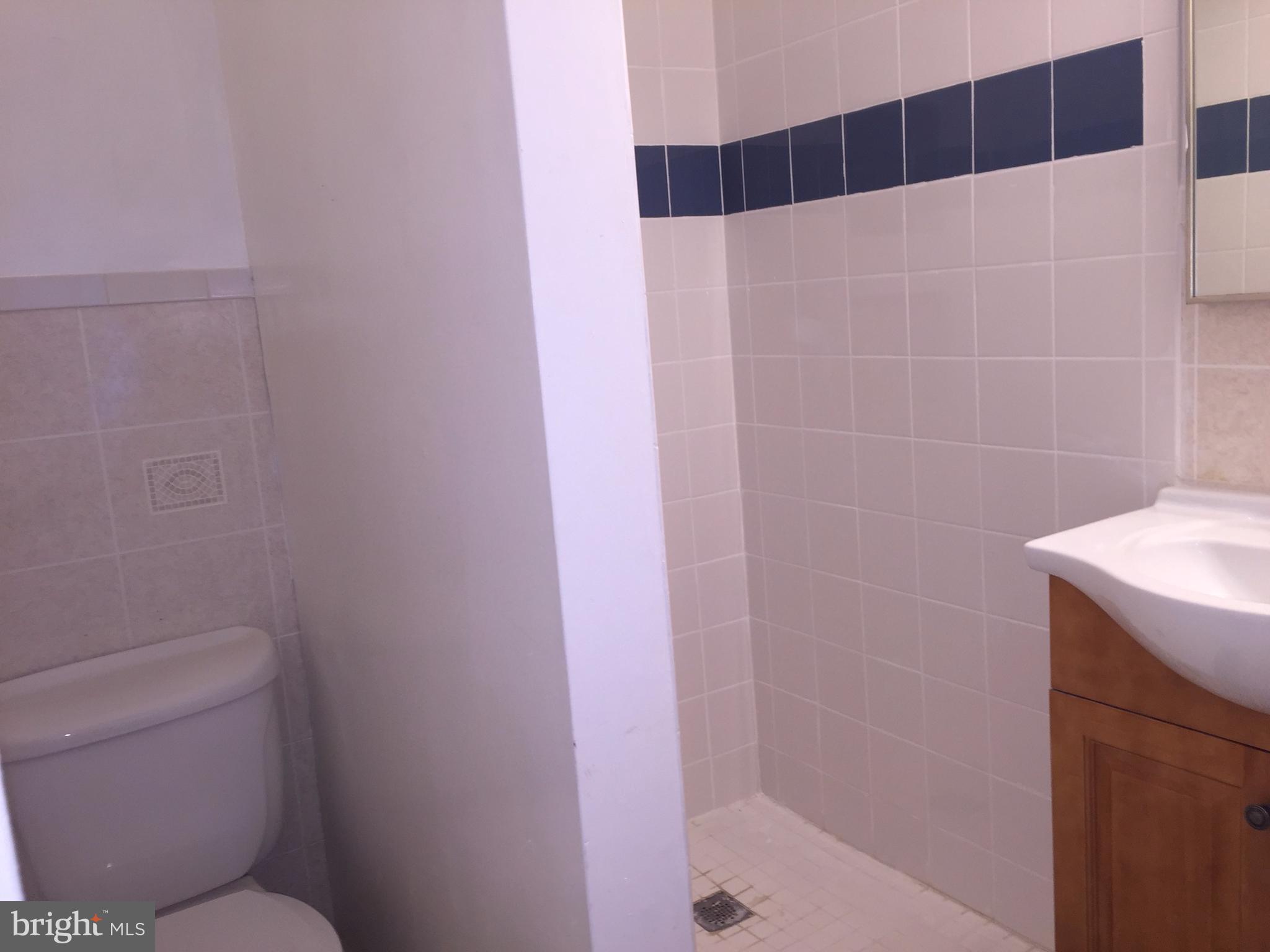 12011 Bluhill Road Silver Spring, MD 20902 - Photo 17 of 26 Bath