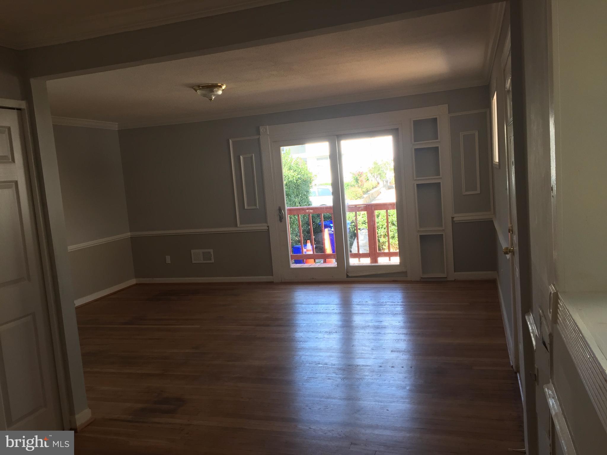 12011 Bluhill Road Silver Spring, MD 20902 - Photo 10 of 26 Living Room