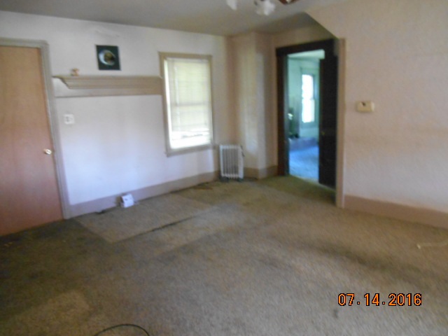 2697 North Unity Road Lena, IL 61048 - Photo 9 of 16 an empty room that has a window