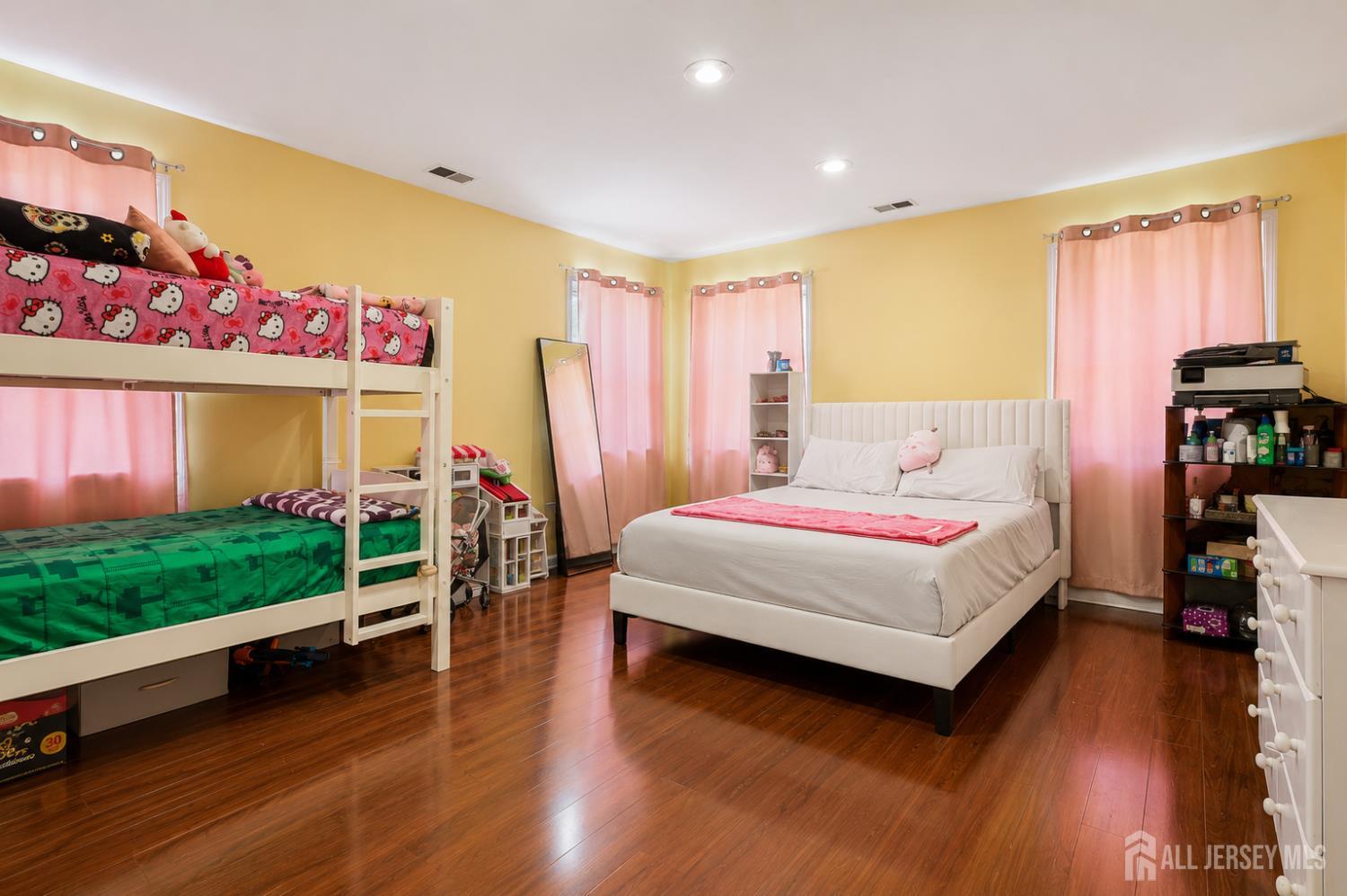 23 Miko Road Edison, NJ 08817 - Photo 16 of 25