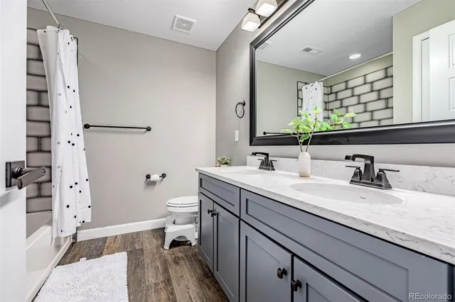 $900,000 | 6552 South Biloxi Way, Aurora, CO 80016