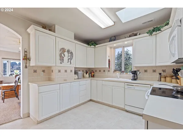 $839,000 | 3770 Northeast 12th Street, Otis, OR 97368