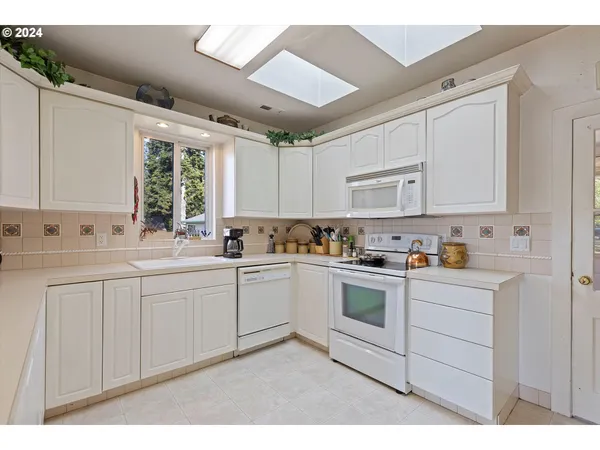 $839,000 | 3770 Northeast 12th Street, Otis, OR 97368