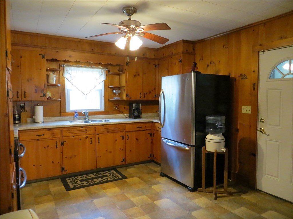 263 Stone Church Road Tiverton, RI 02878 - Photo 5 of 14