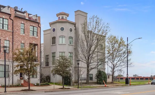 $694,000 | 422 Mills Street, Fort Worth, TX 76102