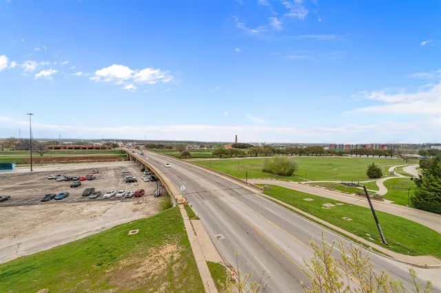 $694,000 | 422 Mills Street, Fort Worth, TX 76102