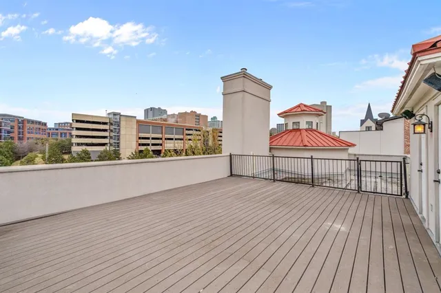 $694,000 | 422 Mills Street, Fort Worth, TX 76102