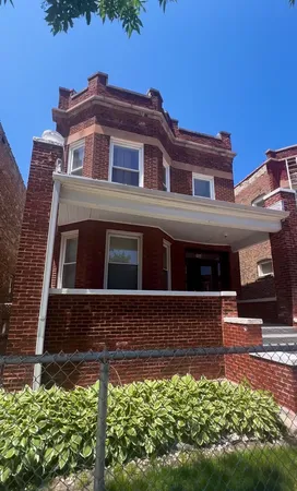 $2,500 | 154 North Lamon Avenue, Unit 2, Chicago, IL 60644