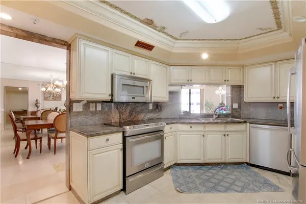 $2,650 | 9950 South Ocean Drive, Unit 301, Jensen Beach, FL 34957