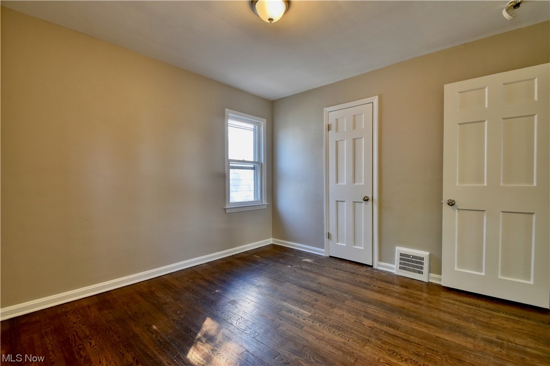 19704 Libby Road Maple Heights, OH 44137 - Photo 14 of 28 Gallery Image 14