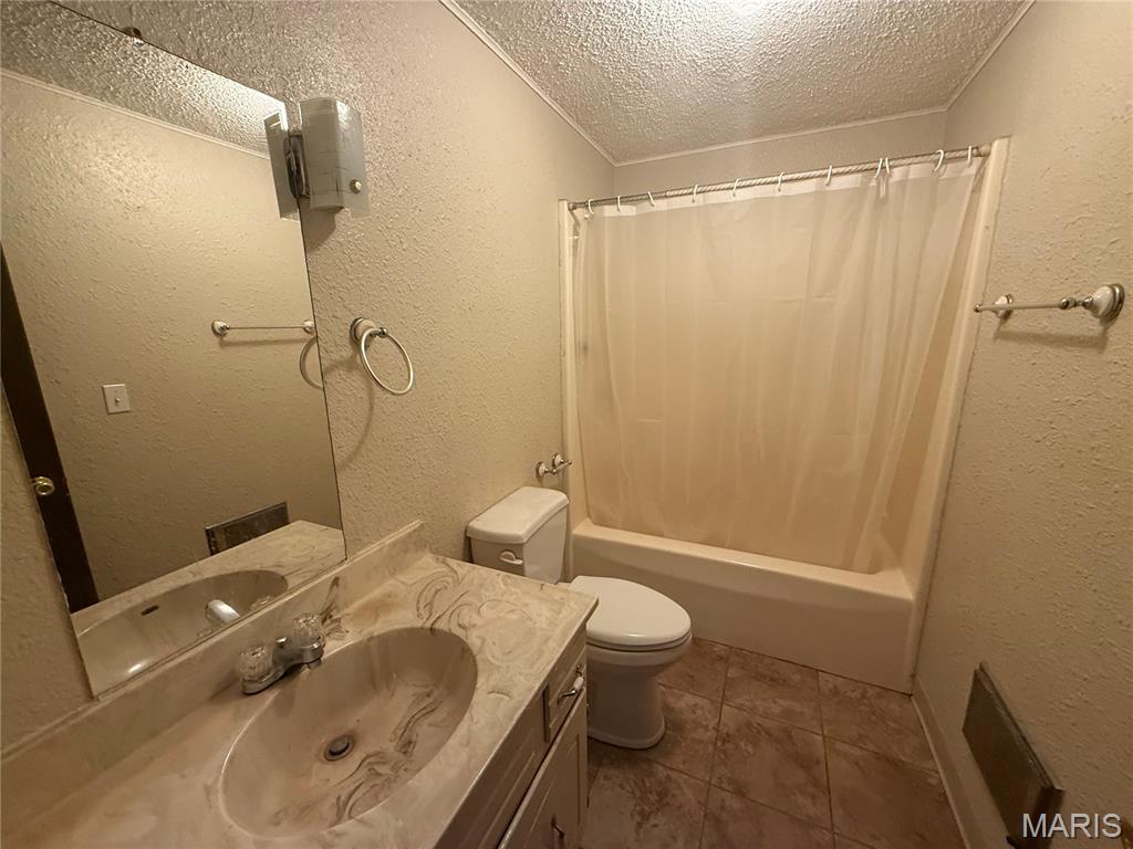 190 Airport Road Iberia, MO 65486 - Photo 14 of 31