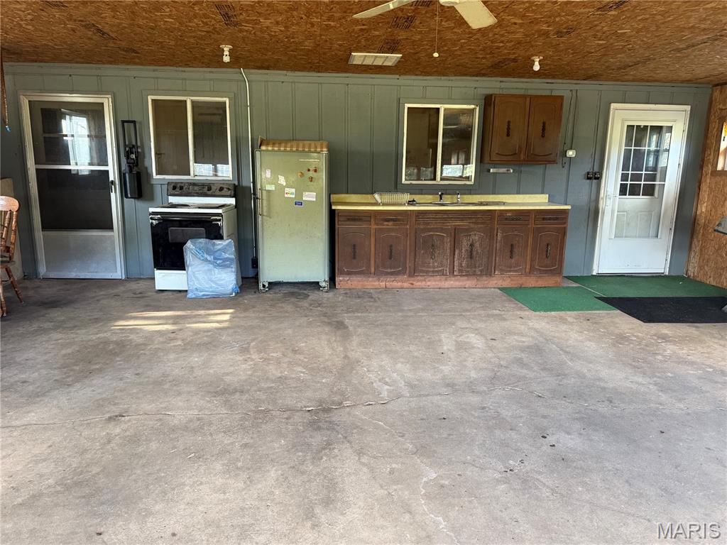 190 Airport Road Iberia, MO 65486 - Photo 20 of 31
