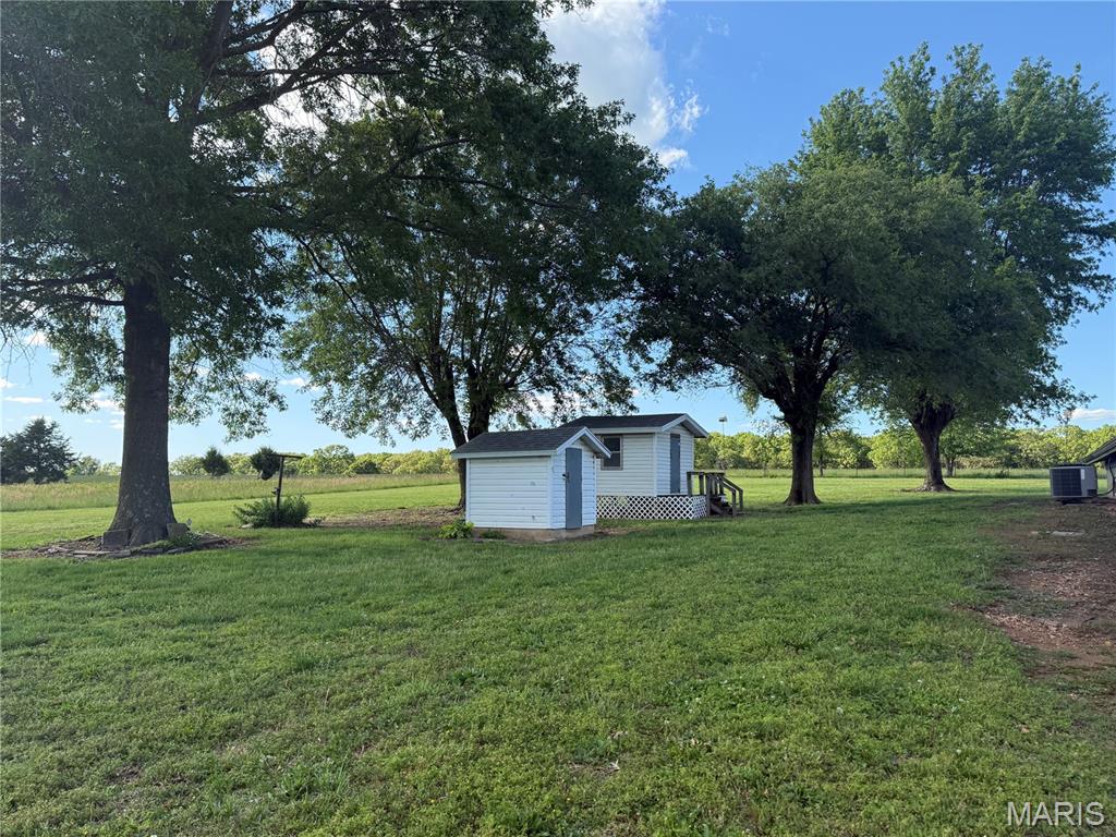 190 Airport Road Iberia, MO 65486 - Photo 27 of 31