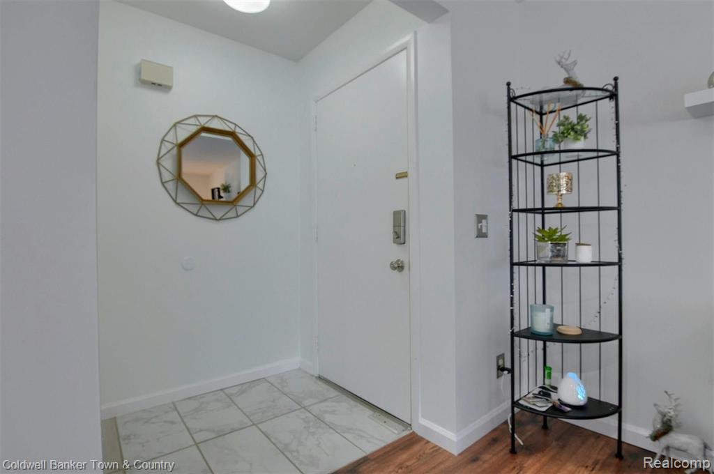 515 Highland Road, Unit 3 Howell, MI 48843 - Photo 3 of 25