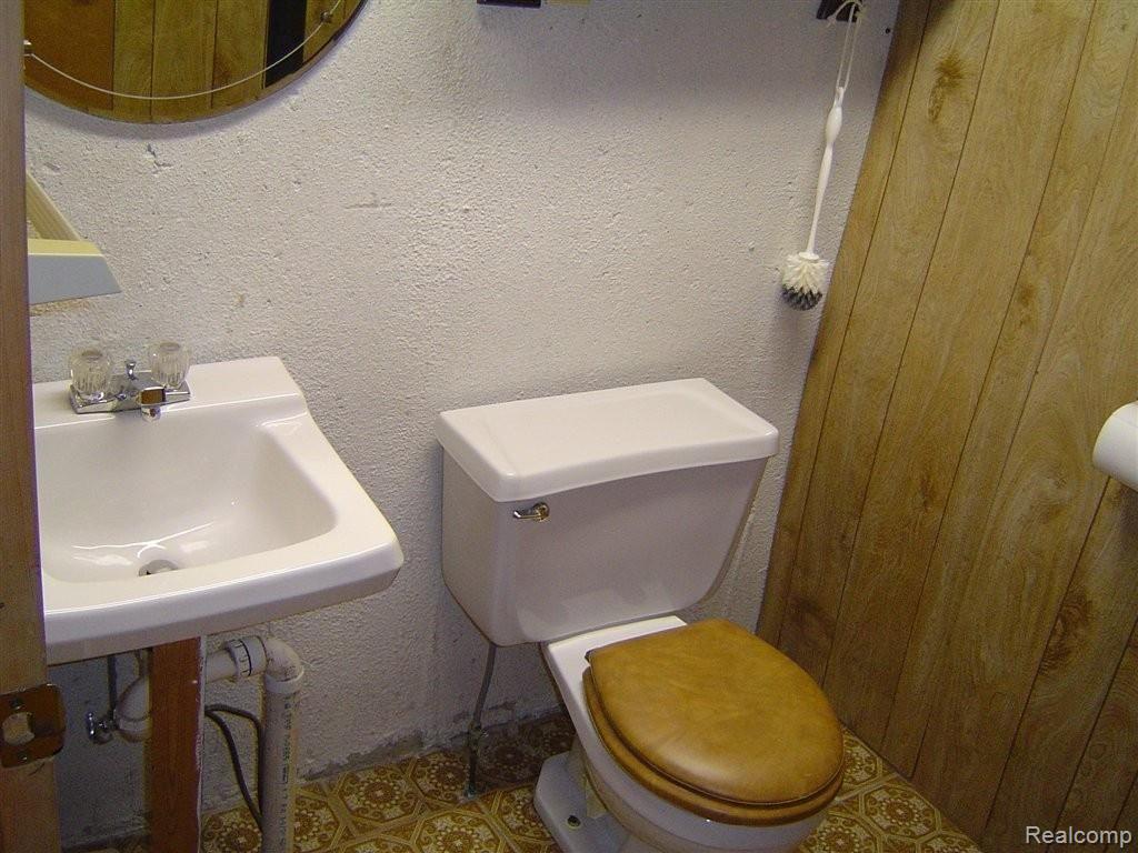 16845 Rudgate Street, Unit 17 Southgate, MI 48195 - Photo 15 of 19 DSC00038.JPG