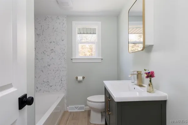 $385,000 | 9189 Burlingham Road, Holland, NY 14080