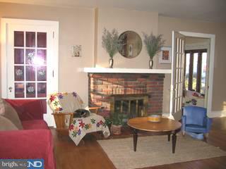 361 Oak Road Glenside, PA 19038 - Photo 3 of 5 Gallery Image 3