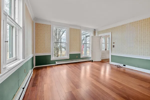 $425,000 | 52 School Street, Haverhill, NH 03765