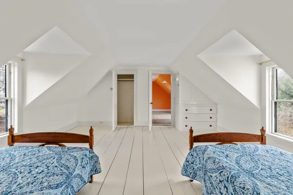 $425,000 | 52 School Street, Haverhill, NH 03765