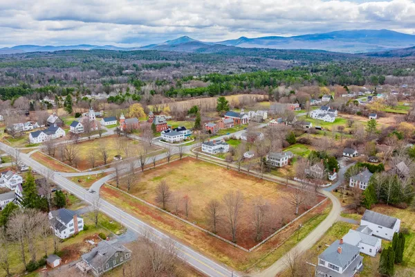 $425,000 | 52 School Street, Haverhill, NH 03765