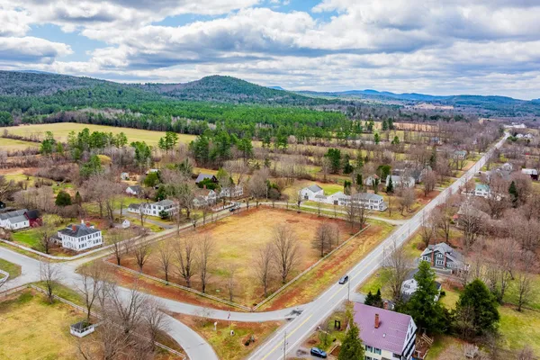 $425,000 | 52 School Street, Haverhill, NH 03765