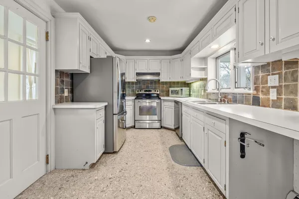 $425,000 | 52 School Street, Haverhill, NH 03765