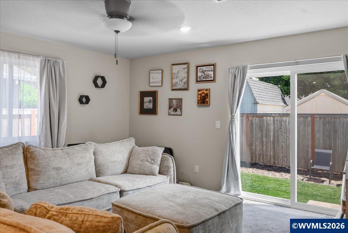 2081 Luna Way Lebanon, OR 97355 - Photo 19 of 33