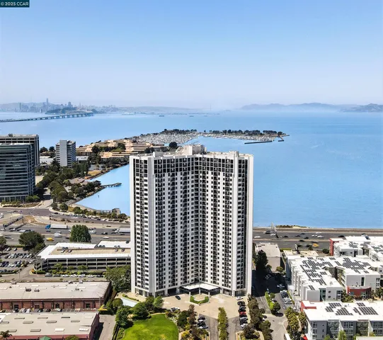 $380,000 | 6363 Christie Avenue, Unit 514, Emeryville, CA 94608