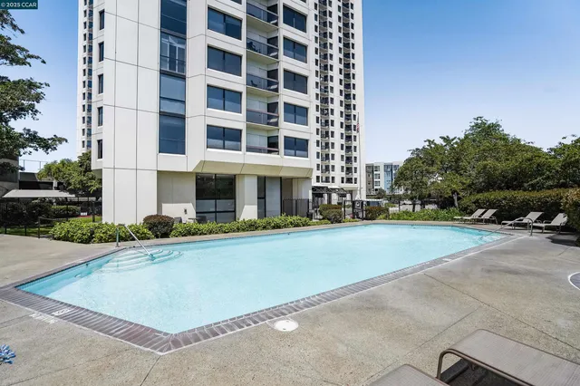 $380,000 | 6363 Christie Avenue, Unit 514, Emeryville, CA 94608