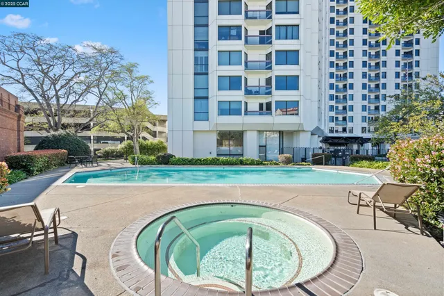 $380,000 | 6363 Christie Avenue, Unit 514, Emeryville, CA 94608