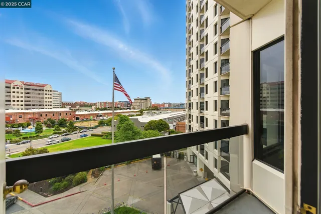 $380,000 | 6363 Christie Avenue, Unit 514, Emeryville, CA 94608