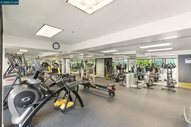 $380,000 | 6363 Christie Avenue, Unit 514, Emeryville, CA 94608