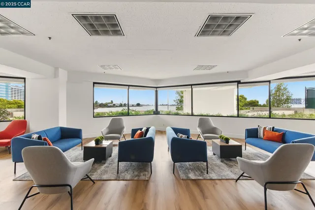 $380,000 | 6363 Christie Avenue, Unit 514, Emeryville, CA 94608