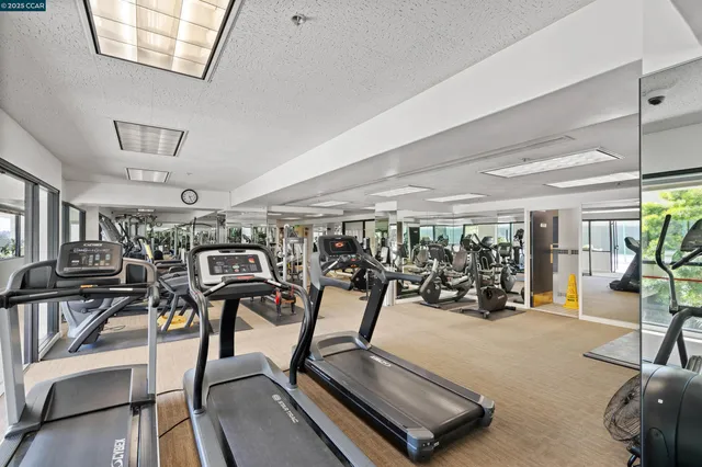 $380,000 | 6363 Christie Avenue, Unit 514, Emeryville, CA 94608