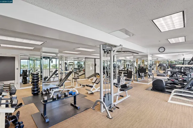 $380,000 | 6363 Christie Avenue, Unit 514, Emeryville, CA 94608