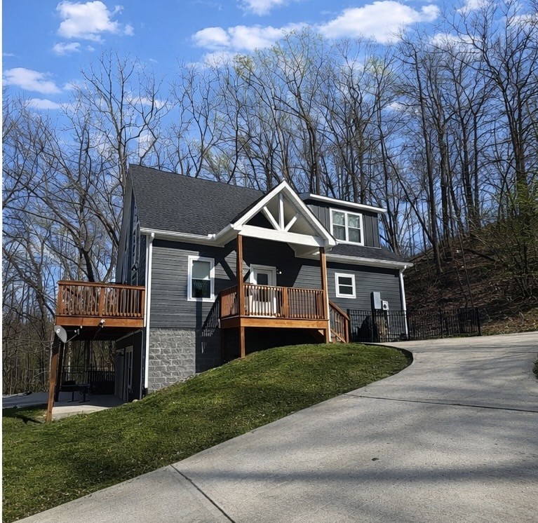 805 Weeping Willow Road Hendersonville, TN 37075 - Photo 2 of 73 a front view of house with yard and green space