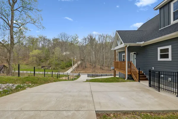 $679,900 | 805 Weeping Willow Road, Hendersonville, TN 37075