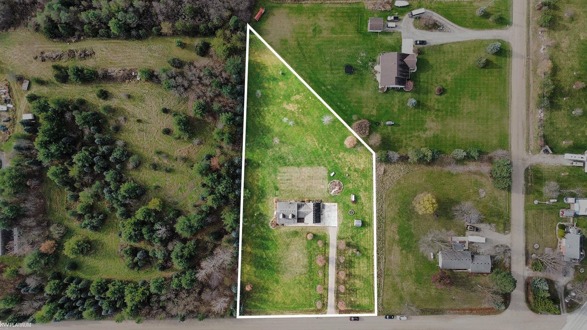 471 Braidwood Road Memphis, MI 48041 - Photo 13 of 41 50161553-a042d073-cc1c-4a67-ab53-96baa10dfbee.JPG
