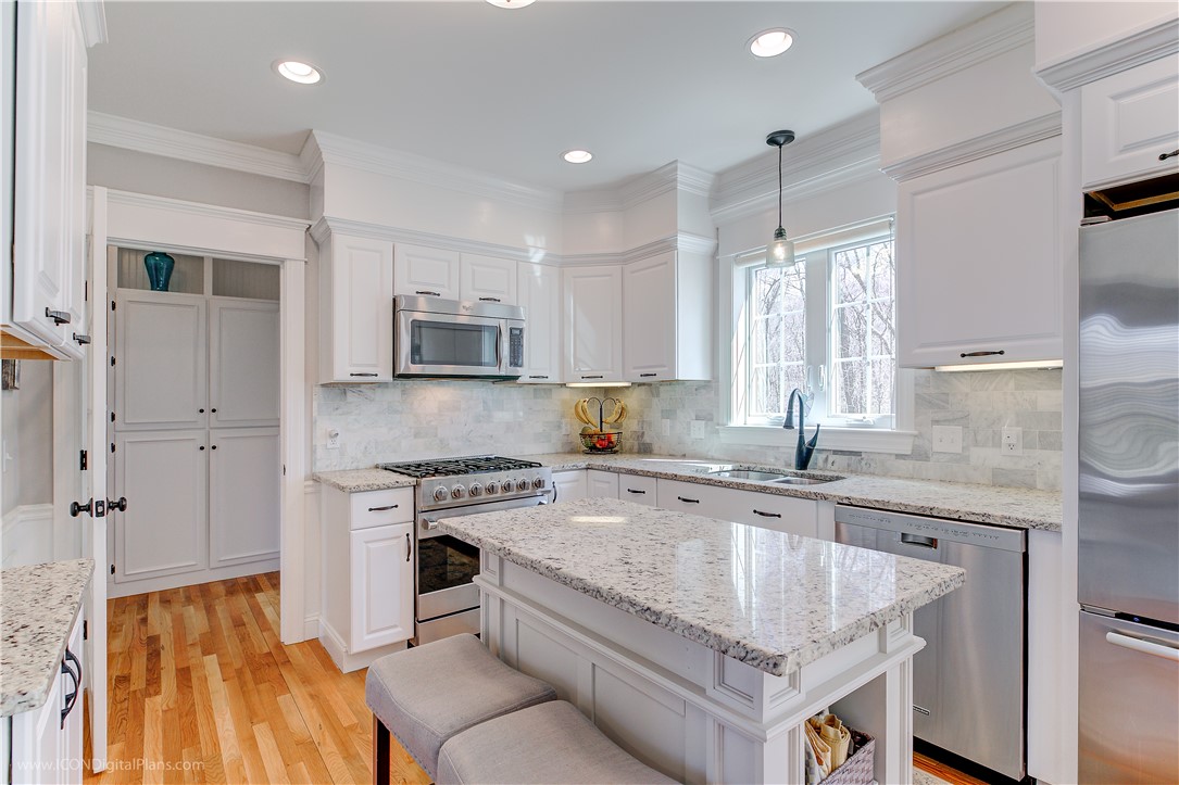 34 Washington Road Barrington, RI 02806 - Photo 3 of 27