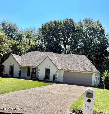 $325,000 | 132 Keestone Drive, Senatobia, MS 38668