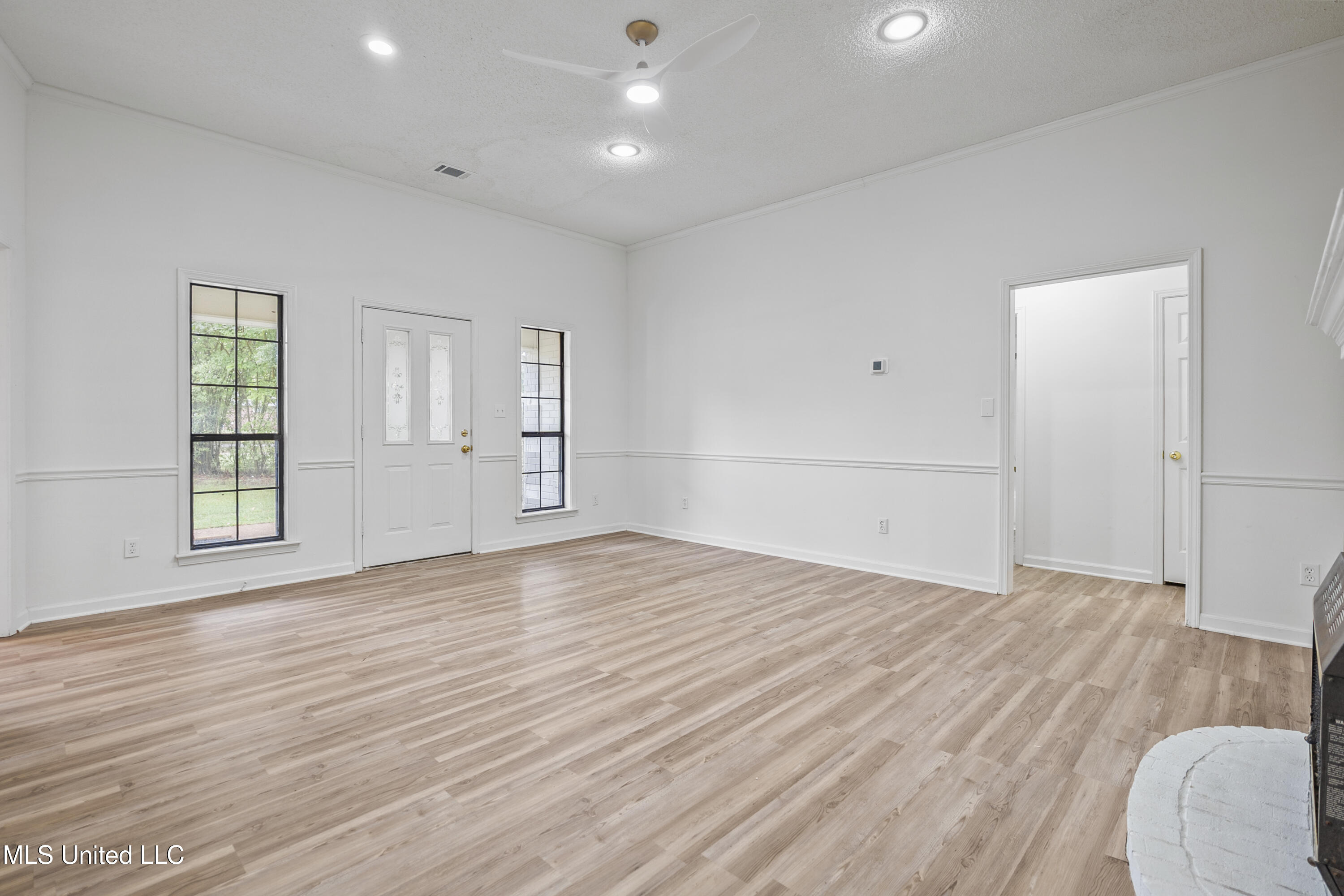 132 Keestone Drive Senatobia, MS 38668 - Photo 6 of 16 KS Other Living Room View