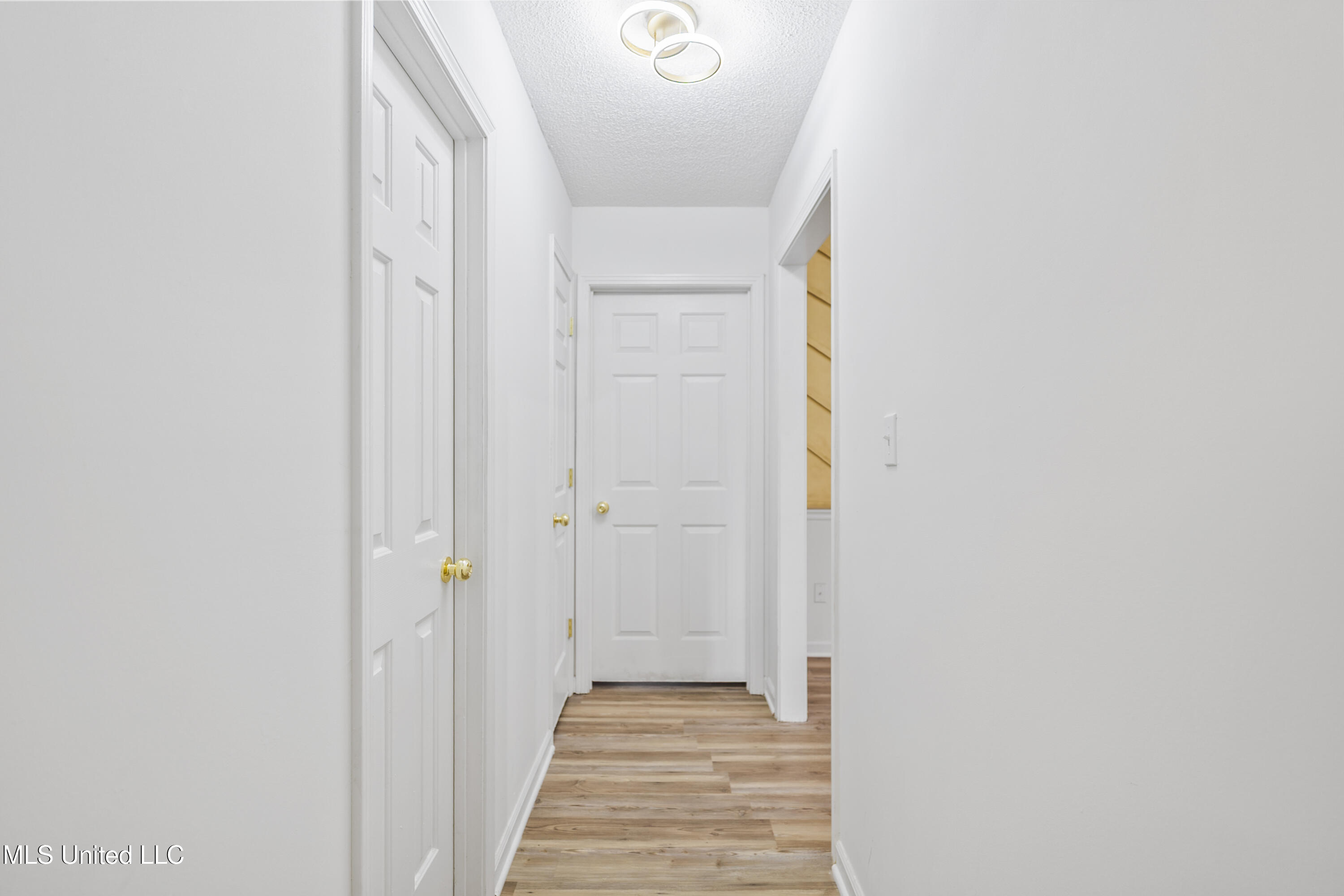 132 Keestone Drive Senatobia, MS 38668 - Photo 7 of 16 KS Hallway