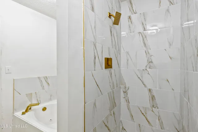 $325,000 | 132 Keestone Drive, Senatobia, MS 38668